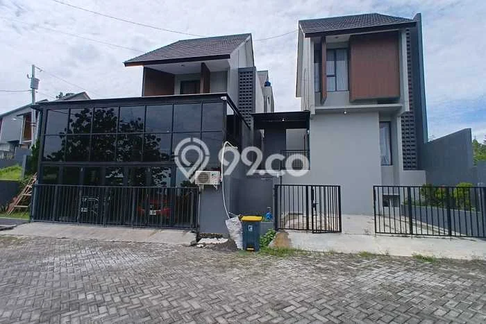 PROPERTI PILIHAN! Rumah area Ngaliyan, Luas 45m2m² LB 120m2m² PROPERTI PILIHAN! Rumah area Ngaliyan, Luas 45m2m² LB 120m2m²