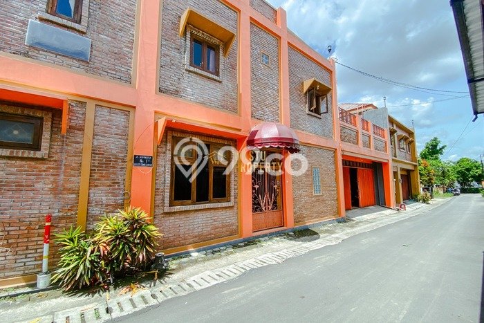 Rumah Kost untuk Dijual di Depok dengan 13 KT, 12 KM, Luas 470m2 Rumah Kost untuk Dijual di Depok dengan 13 KT, 12 KM, Luas 470m2