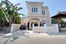 Rumah Modern Cantik 4 Kamar Bisa Langsung Pindah di Banguntapan Rumah Modern Cantik 4 Kamar Bisa Langsung Pindah di Banguntapan