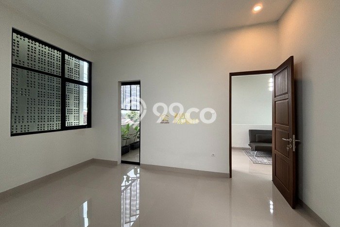 For Sale Rumah 4 Kamar Lokasi Strategis Bagus dan Strategis di Depok For Sale Rumah 4 Kamar Lokasi Strategis Bagus dan Strategis di Depok