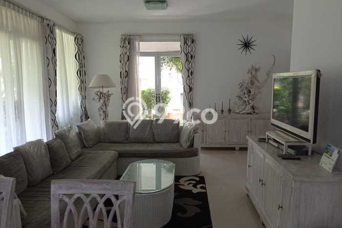 Vila Kawasan , Area 528m2m², Lokasi Strategis Vila Kawasan , Area 528m2m², Lokasi Strategis
