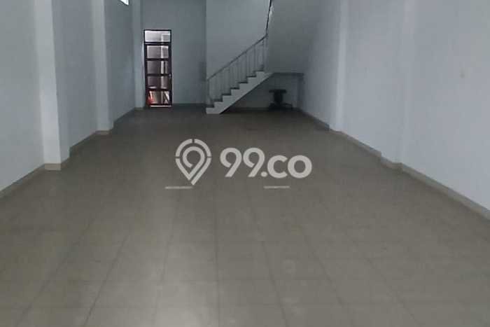 Unit Ruko disewakan di Jatinegara Jakarta Timur dengan LT 130m2 / LB 325m2 Unit Ruko disewakan di Jatinegara Jakarta Timur dengan LT 130m2 / LB 325m2