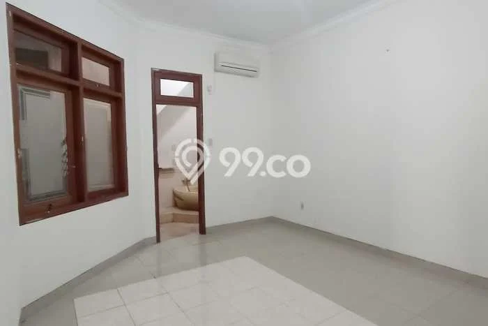 Rumah Disewakan Jakarta Timur LT 300m2 LB 200m2 Area Rawamangun Rumah Disewakan Jakarta Timur LT 300m2 LB 200m2 Area Rawamangun