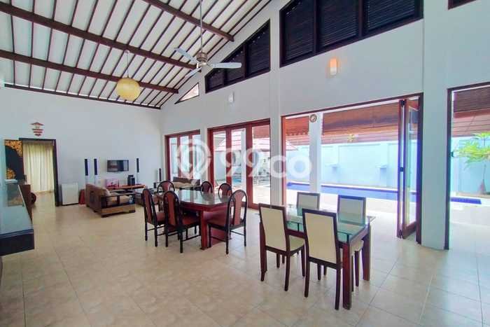 HARGA TERBAIK! Vila Kawasan , Dimensi 585m2m², Lokasi Eksklusif dengan keamanan terjamin HARGA TERBAIK! Vila Kawasan , Dimensi 585m2m², Lokasi Eksklusif dengan keamanan terjamin
