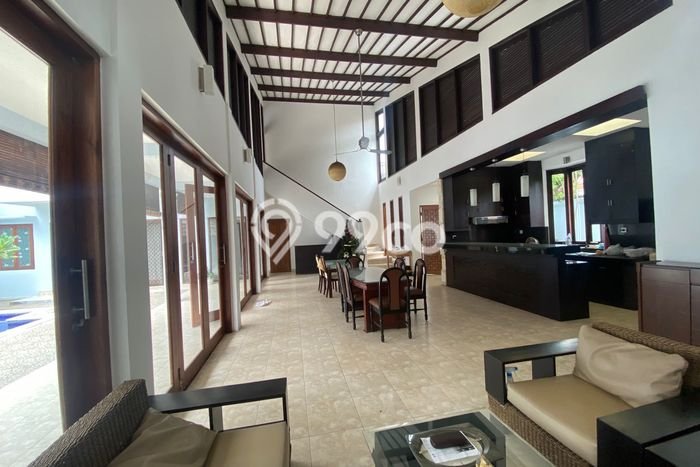 HARGA TERBAIK! Vila Kawasan , Dimensi 585m2m², Lokasi Eksklusif dengan keamanan terjamin HARGA TERBAIK! Vila Kawasan , Dimensi 585m2m², Lokasi Eksklusif dengan keamanan terjamin