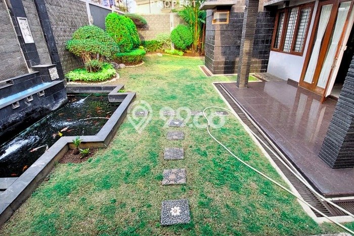 Rumah Mewah Siap Huni LT 630m2 di Serpong, Tangerang Selatan Rumah Mewah Siap Huni LT 630m2 di Serpong, Tangerang Selatan
