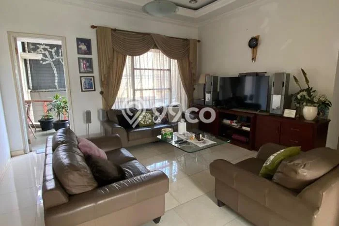 Rumah Elit LB 322m2 Siap Huni Desain Elegan di Cibubur, Depok Rumah Elit LB 322m2 Siap Huni Desain Elegan di Cibubur, Depok