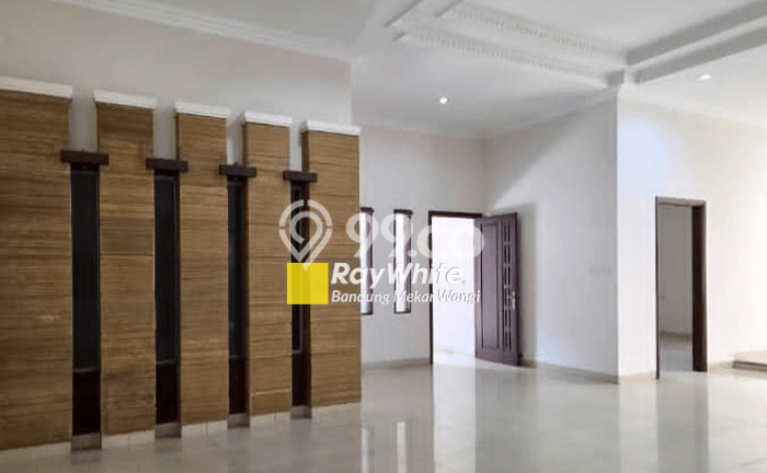 Jual Rumah Luas Elegan Dengan View Cantik di Singgasana, Bandung Jual Rumah Luas Elegan Dengan View Cantik di Singgasana, Bandung