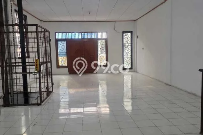 Ruko Bagus Dijual LB 320m2 Lokasi Strategis Jakarta Barat Area Cocok untuk Berbisnis Ruko Bagus Dijual LB 320m2 Lokasi Strategis Jakarta Barat Area Cocok untuk Berbisnis