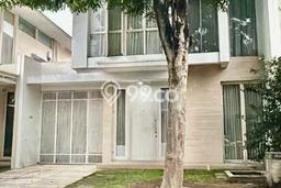 Rumah Luxury Modern Tanpa Renovasi di Pakuwon Indah Surabaya Rumah Luxury Modern Tanpa Renovasi di Pakuwon Indah Surabaya
