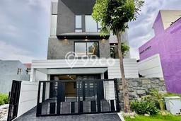 Rumah Elit LB 380m2 Siap Huni Desain Elegan di Citraland, Surabaya Rumah Elit LB 380m2 Siap Huni Desain Elegan di Citraland, Surabaya