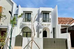 Dijual Rumah Mewah Megah Dengan View Eksklusif di Citraland, Surabaya Dijual Rumah Mewah Megah Dengan View Eksklusif di Citraland, Surabaya