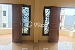 Ruko Disewakan di Area Ramai Jelambar, Jakarta Barat Ruko Disewakan di Area Ramai Jelambar, Jakarta Barat