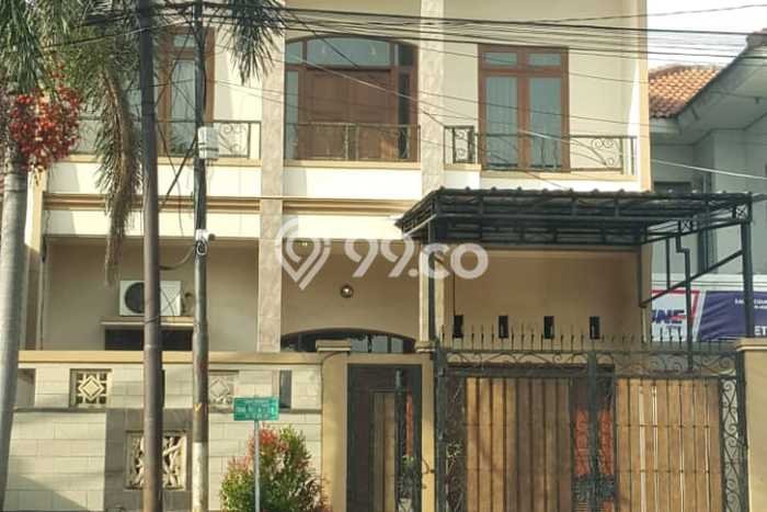 Rumah Mewah Dijual LT 168m2 di Cipondoh, Tangerang Rumah Mewah Dijual LT 168m2 di Cipondoh, Tangerang