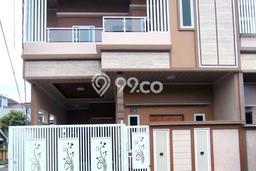 Rumah Strategis Modern Lb 150m2 di Cipondoh, Tangerang Rumah Strategis Modern Lb 150m2 di Cipondoh, Tangerang