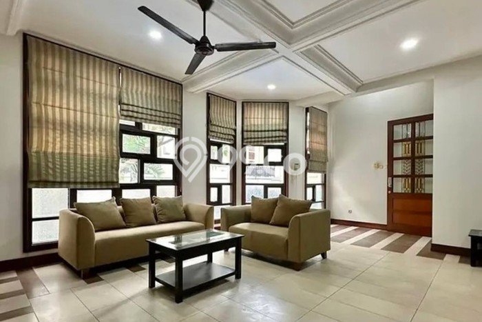 Siap Huni Hunian Elit 5 Kamar di Menteng Dekat ke Mana Pun Siap Huni Hunian Elit 5 Kamar di Menteng Dekat ke Mana Pun