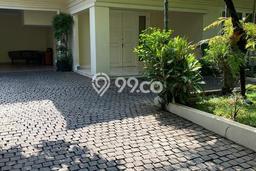 Rumah Modern Disewakan di Menteng Jakarta Pusat Lokasi Sangat Strategis Rumah Modern Disewakan di Menteng Jakarta Pusat Lokasi Sangat Strategis