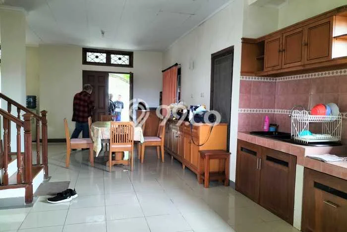 HARGA SPECIAL! Rumah Asri di Cipanas, LT 310m2m² Bangunan 300m2m² HARGA SPECIAL! Rumah Asri di Cipanas, LT 310m2m² Bangunan 300m2m²
