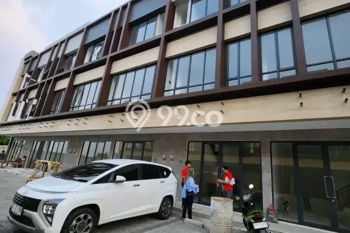 Ruko Dijual di BSD Tangerang Selatan dengan Luas Bangunan 92m2 Ruko Dijual di BSD Tangerang Selatan dengan Luas Bangunan 92m2