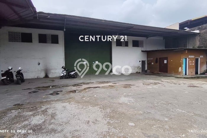 Unit Gudang disewakan di Lemahwungkuk Cirebon dengan LT 3650m2 / LB 896m2 Unit Gudang disewakan di Lemahwungkuk Cirebon dengan LT 3650m2 / LB 896m2
