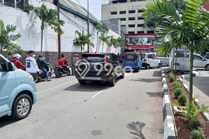 Lahan Dijual Lokasi Sawah Besar, Jakarta Pusat dengan Luas Tanah 2801m2 dan Status - Lahan Dijual Lokasi Sawah Besar, Jakarta Pusat dengan Luas Tanah 2801m2 dan Status -