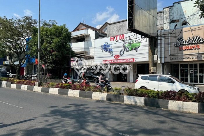 AREA KOMERSIAL! Komersial Kawasan Klojen, Luas 320m2m², Posisi Strategis AREA KOMERSIAL! Komersial Kawasan Klojen, Luas 320m2m², Posisi Strategis