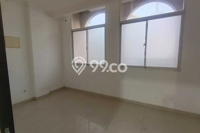 AREA BERKEMBANG! Ruko Disewakan di , Luas 135m2m², Ready Usaha AREA BERKEMBANG! Ruko Disewakan di , Luas 135m2m², Ready Usaha