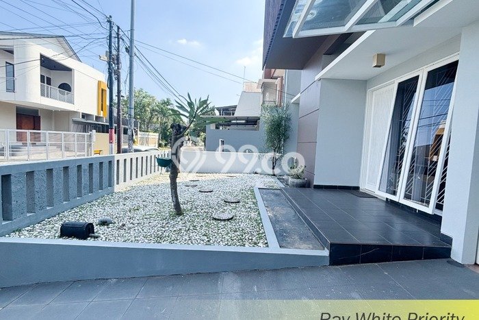 Dijual Rumah Mewah Elegan Dengan View Cantik di BSD Nusaloka, Tangerang Dijual Rumah Mewah Elegan Dengan View Cantik di BSD Nusaloka, Tangerang