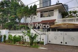 Rumah Elit LB 450m2 Siap Huni Desain Elegan di Simprug Garden, Jakarta Selatan Rumah Elit LB 450m2 Siap Huni Desain Elegan di Simprug Garden, Jakarta Selatan