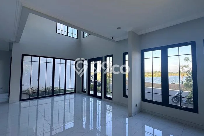 Disewakan! Rumah 5 Kamar Tidur &
4 Kamar Mandi di Summarecon Crown Gading, Bekasi Disewakan! Rumah 5 Kamar Tidur &
4 Kamar Mandi di Summarecon Crown Gading, Bekasi