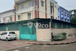 Rumah Mewah LB 400m2 Siap Huni Desain Elegan di Kalideres, Jakarta Barat Rumah Mewah LB 400m2 Siap Huni Desain Elegan di Kalideres, Jakarta Barat
