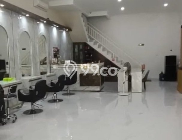 Dijual Rumah Luas Elegan Dengan View Eksklusif di Pegadungan, Jakarta Barat Dijual Rumah Luas Elegan Dengan View Eksklusif di Pegadungan, Jakarta Barat