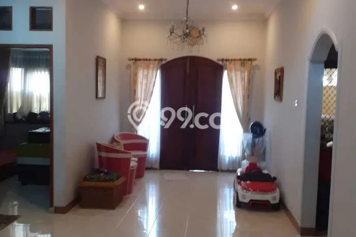 Rumah Strategis Modern Lb 200m2 di Pamulang, Tangerang Selatan Rumah Strategis Modern Lb 200m2 di Pamulang, Tangerang Selatan