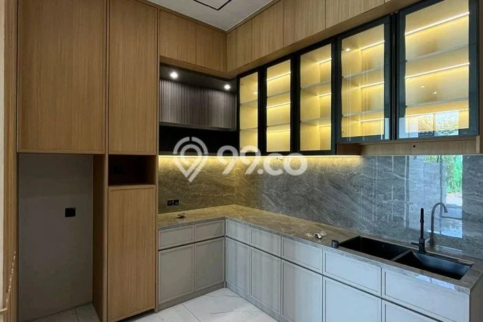 For Sale! Luxury House LT 96m2 Desain Modern di Babatan For Sale! Luxury House LT 96m2 Desain Modern di Babatan