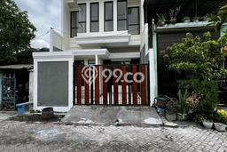 Hunian Cantik Minimalis Lb 150m2 di Rungkut, Surabaya Hunian Cantik Minimalis Lb 150m2 di Rungkut, Surabaya