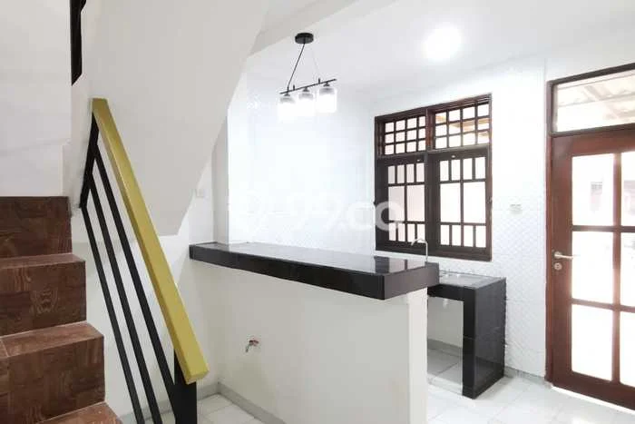 Rumah Cantik Siap Pakai Di Wiyung Luas 100m2 Aman Rumah Cantik Siap Pakai Di Wiyung Luas 100m2 Aman