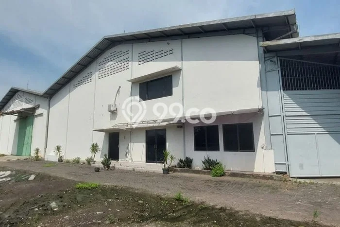 Gudang Premium di Kenjeran, Luas 4500m2m², Kawasan Bisnis, Tingkat Keramaian Tinggi Gudang Premium di Kenjeran, Luas 4500m2m², Kawasan Bisnis, Tingkat Keramaian Tinggi