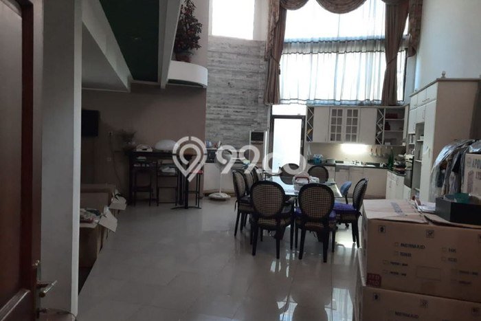 Hunian Kondisi Baik Disewakan di Raya Darmo, Surabaya LT 641m2, LB 621m2 Hunian Kondisi Baik Disewakan di Raya Darmo, Surabaya LT 641m2, LB 621m2