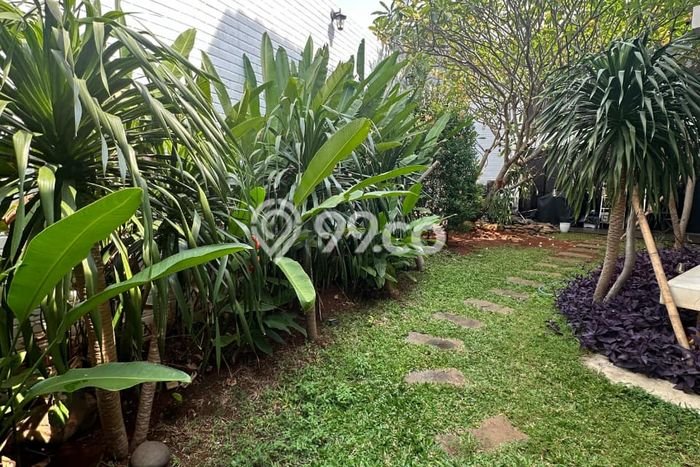 Hunian Mewah Dijual LT 272m2 di Pesanggrahan, Jakarta Selatan Hunian Mewah Dijual LT 272m2 di Pesanggrahan, Jakarta Selatan