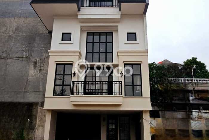 Jual Rumah Luas Megah Dengan View Eksklusif di Mampang, Jakarta Selatan Jual Rumah Luas Megah Dengan View Eksklusif di Mampang, Jakarta Selatan