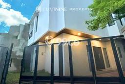 Ready to Use! Luxury House LT 130m2 Desain Elegan di Bintaro Ready to Use! Luxury House LT 130m2 Desain Elegan di Bintaro