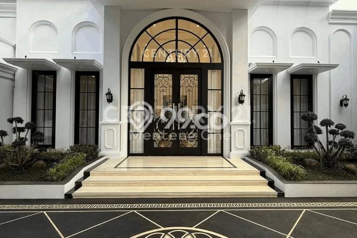 Best Deal Hunian Premium Ideal dan Luas di Menteng, Jakarta Pusat Best Deal Hunian Premium Ideal dan Luas di Menteng, Jakarta Pusat