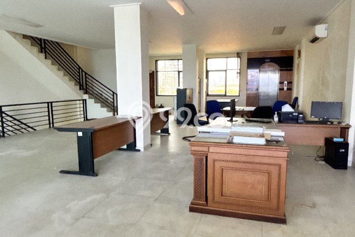 Ruko Disewa di Menteng, Jakarta Pusat, LT 153m2 / LB 306m2 Ruko Disewa di Menteng, Jakarta Pusat, LT 153m2 / LB 306m2