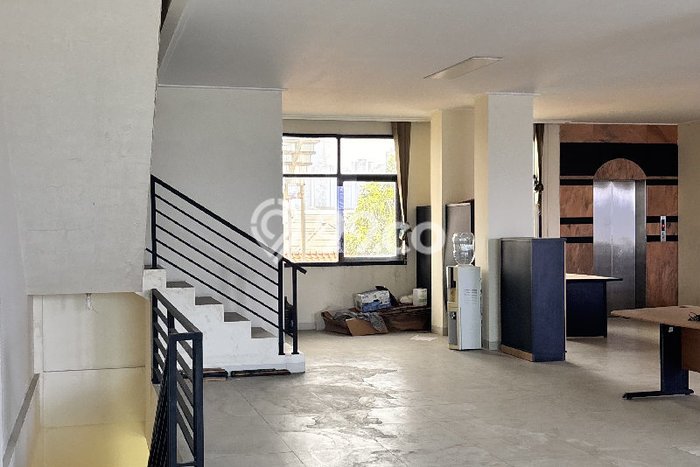 Ruko Disewa di Menteng, Jakarta Pusat, LT 153m2 / LB 306m2 Ruko Disewa di Menteng, Jakarta Pusat, LT 153m2 / LB 306m2