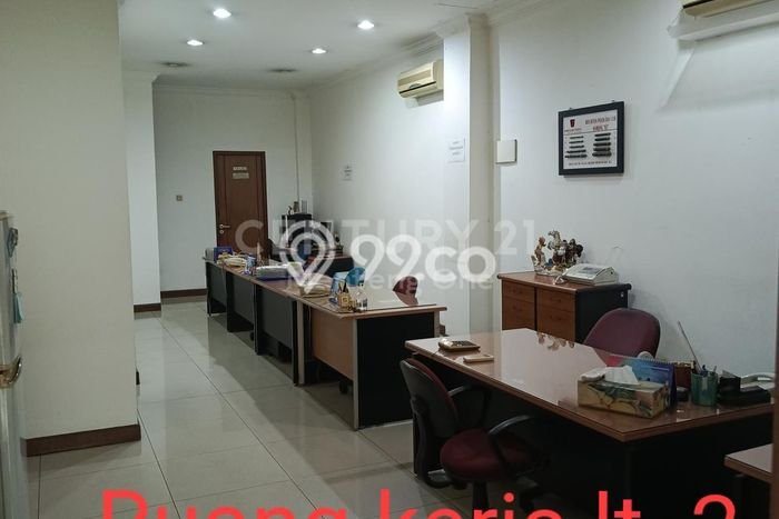 Unit Ruko Dijual di Jakarta Pusat LT 106m2 & LB 336m2 Unit Ruko Dijual di Jakarta Pusat LT 106m2 & LB 336m2