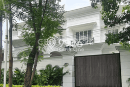 Siap Huni Rumah Mewah 5 Kamar di Menteng Dekat ke Mana Pun Siap Huni Rumah Mewah 5 Kamar di Menteng Dekat ke Mana Pun
