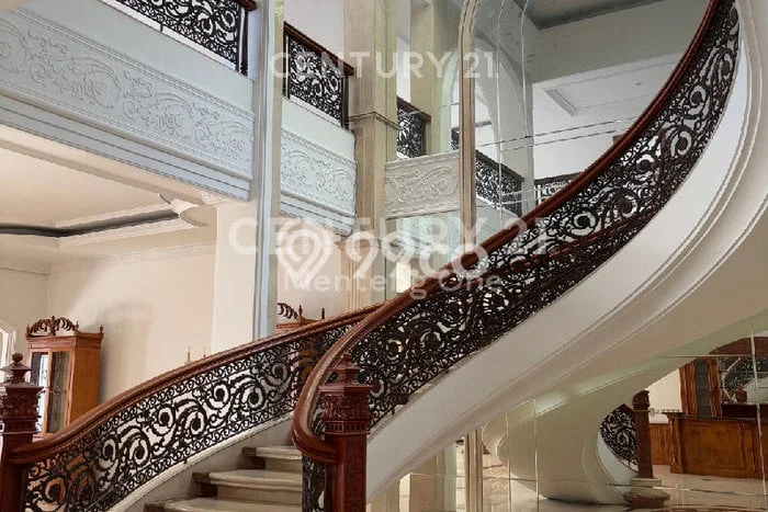 Rumah Modern Disewakan di Menteng Jakarta Pusat Area Sangat Strategis Rumah Modern Disewakan di Menteng Jakarta Pusat Area Sangat Strategis