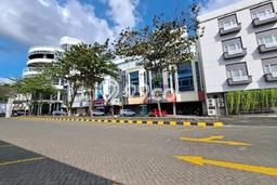 Area Ramai! Ruko Dijual di Malalayang untuk Bisnis Luas Bangunan 360m2 Area Ramai! Ruko Dijual di Malalayang untuk Bisnis Luas Bangunan 360m2