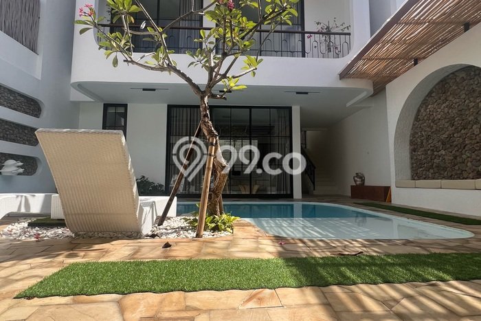 Vila Kawasan , Luas 250m2m², Posisi Strategis Vila Kawasan , Luas 250m2m², Posisi Strategis