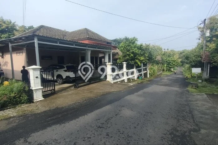 For Sale Rumah 5 Kamar Lokasi Ideal Bagus dan Strategis di Pajangan For Sale Rumah 5 Kamar Lokasi Ideal Bagus dan Strategis di Pajangan